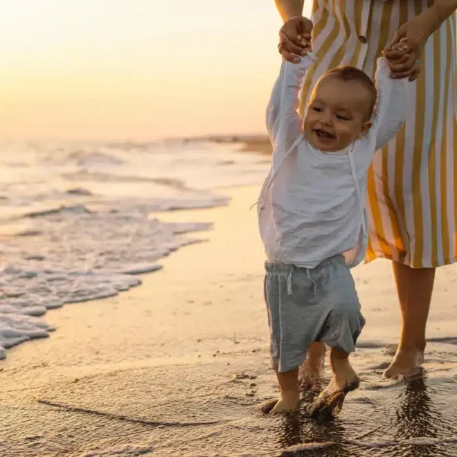 Wie Babys das Laufen lernen: Schritt für Schritt in die Welt hinaus