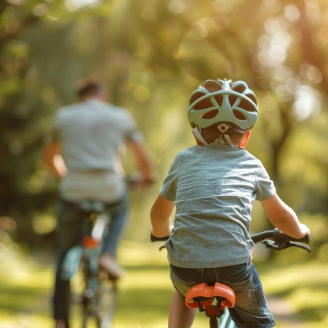 Wie Kinder mit Spaß und Geduld das Fahrradfahren lernen