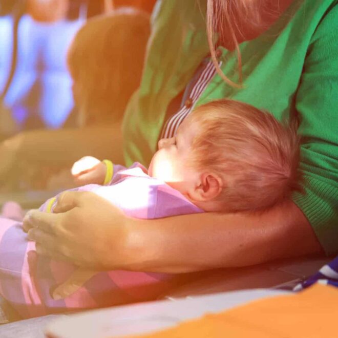 Flugreise: Bei Säuglingen unter sechs Wochen „grünes Licht“ vom Kinder- und Jugendarzt einholen
