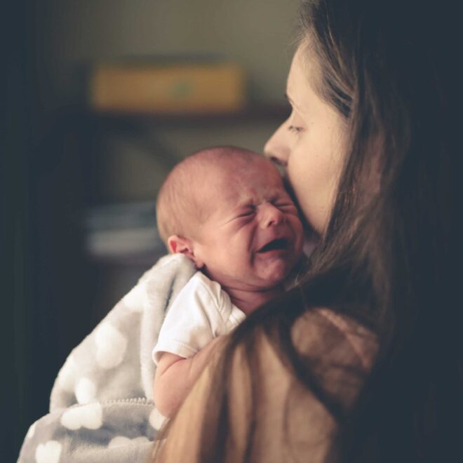 „Schreibaby“: Eltern sollten sich frühzeitig Unterstützung holen