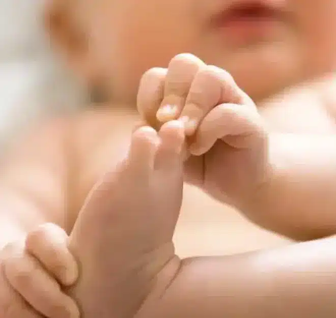 Expertin fordert: Eltern sollten sich Wickel-Erlaubnis von ihrem Baby holen