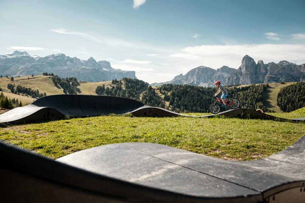 Nichts verspricht so viel Spaß und Freude an der Bewegung in frischer Bergluft wie die Movimënt-Parks in Alta Badia.