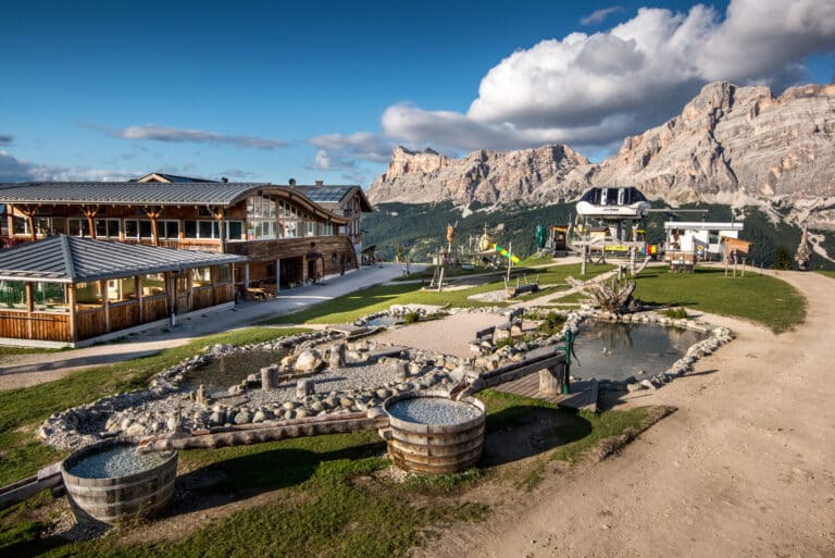 Ein unvergesslicher Sommer für die ganze Familie in den Movimënt Parks in Alta Badia